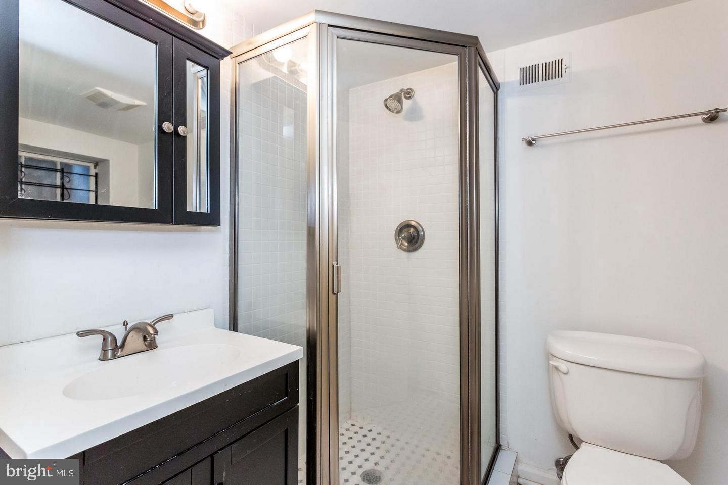 FAIRLINGTON GLEN - Residential Lease