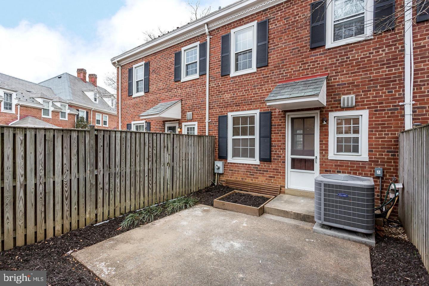 FAIRLINGTON GLEN - Residential Lease