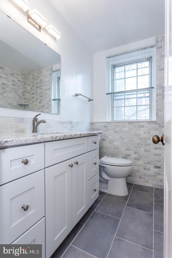 FAIRLINGTON GLEN - Residential Lease