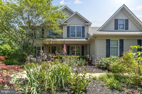 Homes For Sale - 40 Chanticleer Drive<br/> GLENMOORE, PA 19343