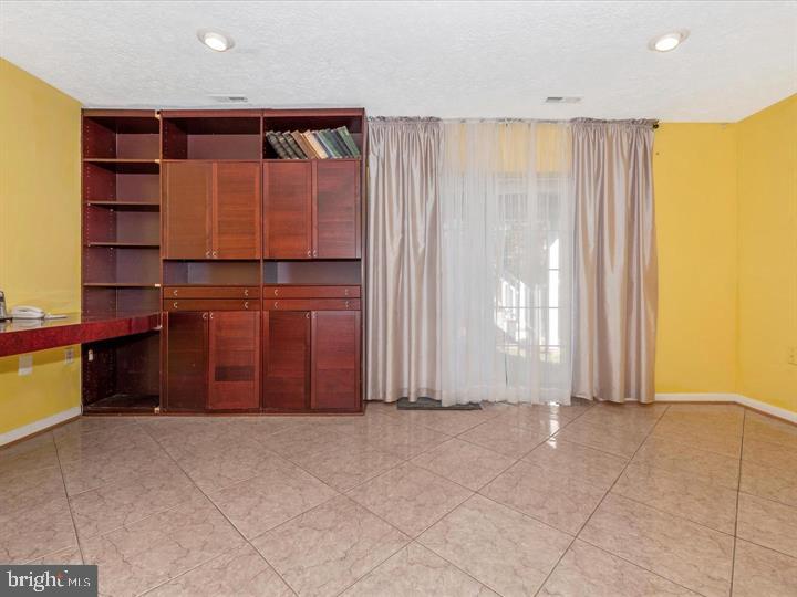 TIMBERGROVE - Residential Lease