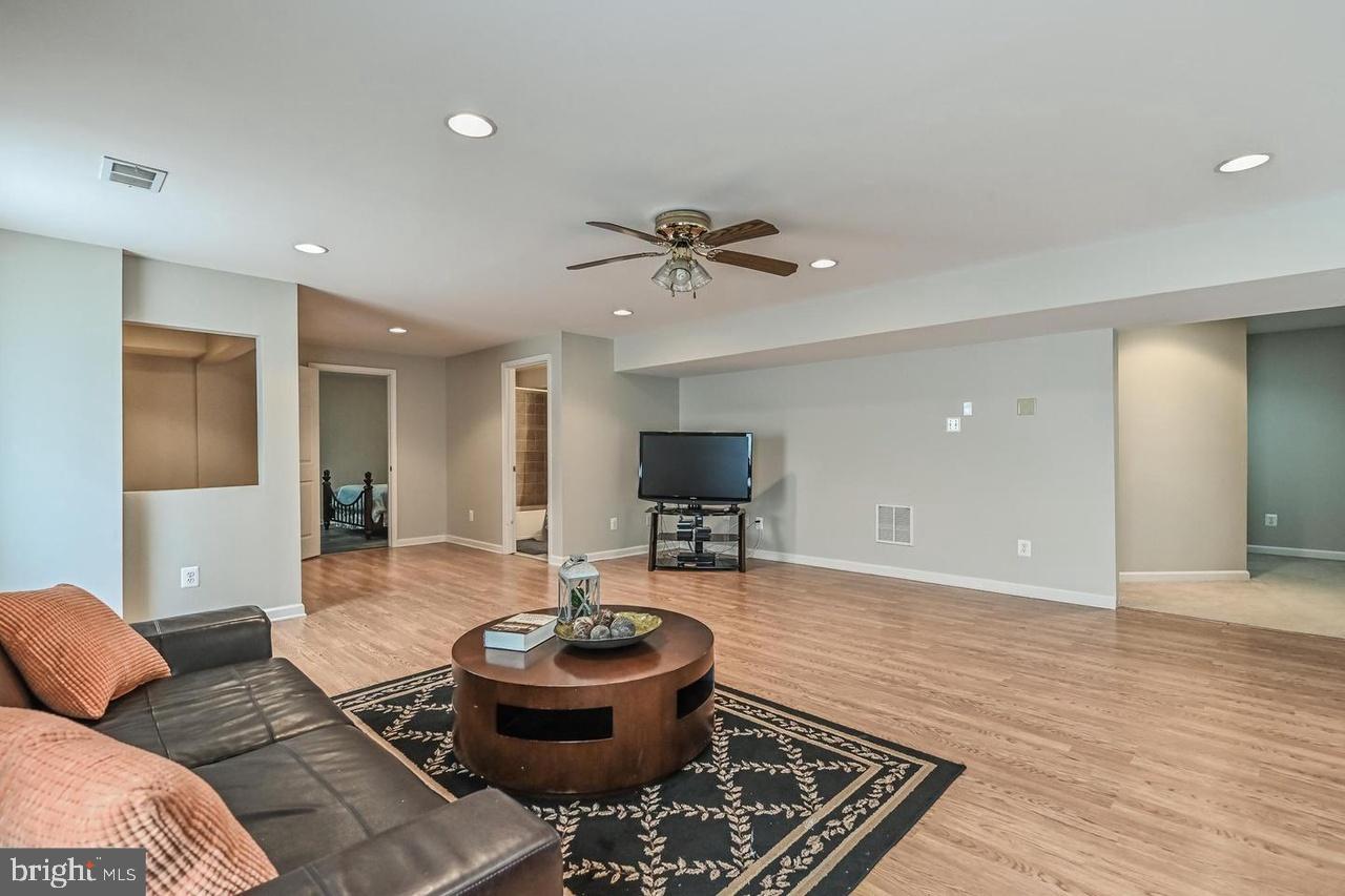 SOMERSET LANDING - Residential Lease