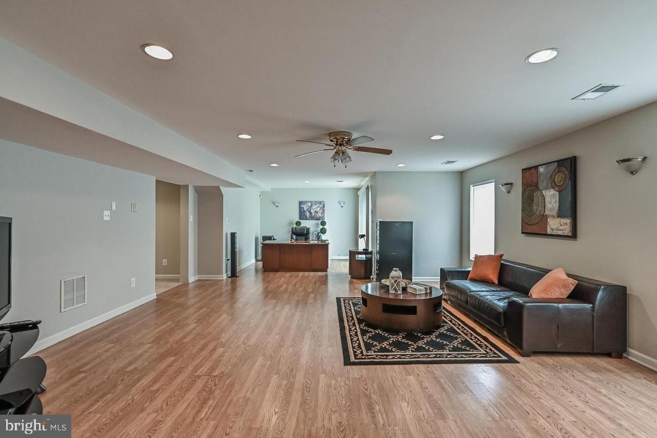 SOMERSET LANDING - Residential Lease