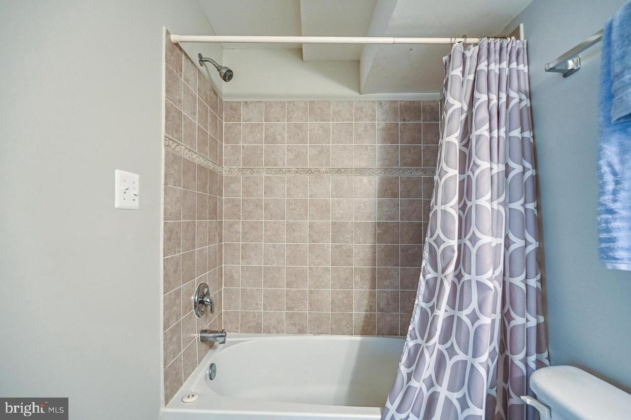 SOMERSET LANDING - Residential Lease