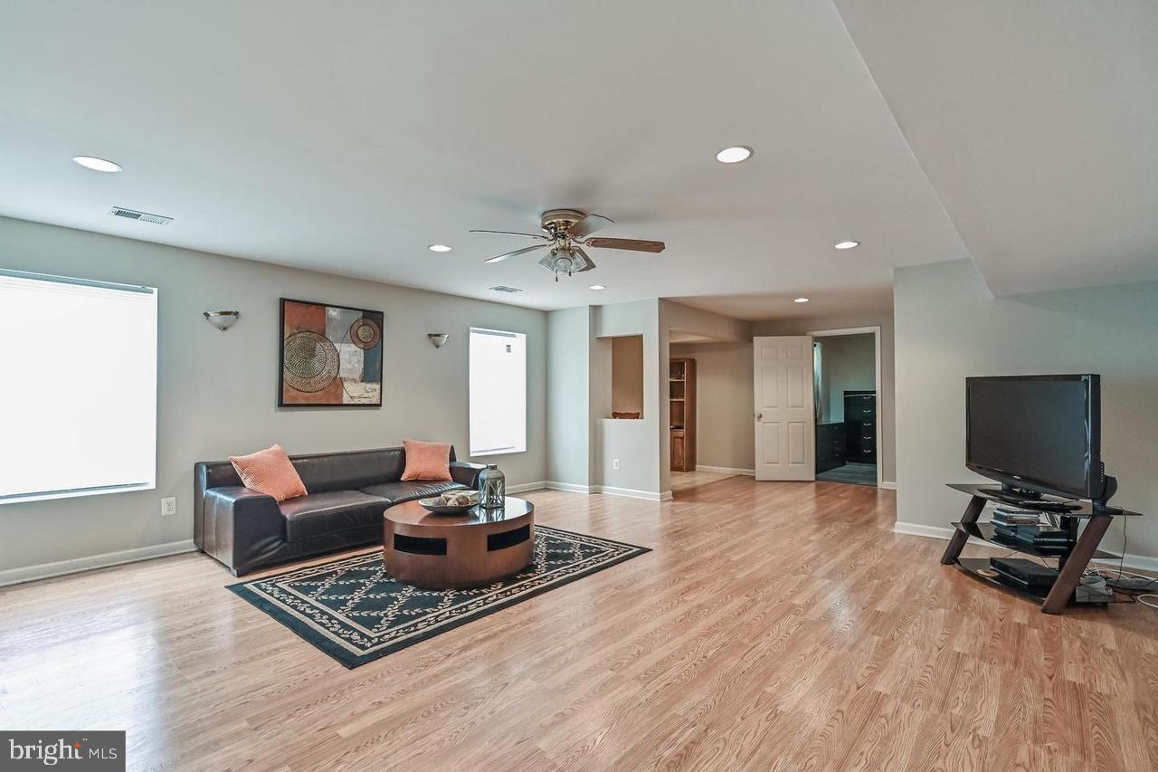 SOMERSET LANDING - Residential Lease