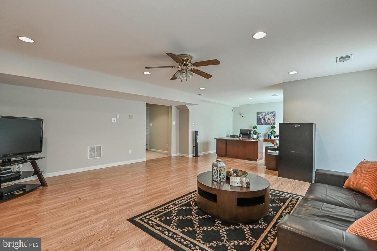 SOMERSET LANDING - Residential Lease