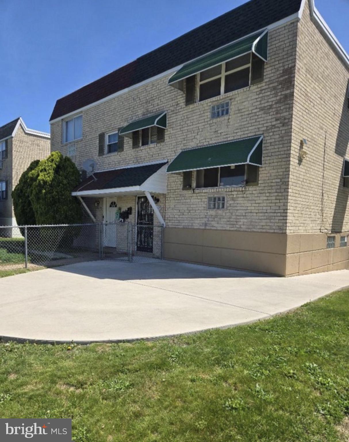 ACADEMY GARDENS - Residential Income