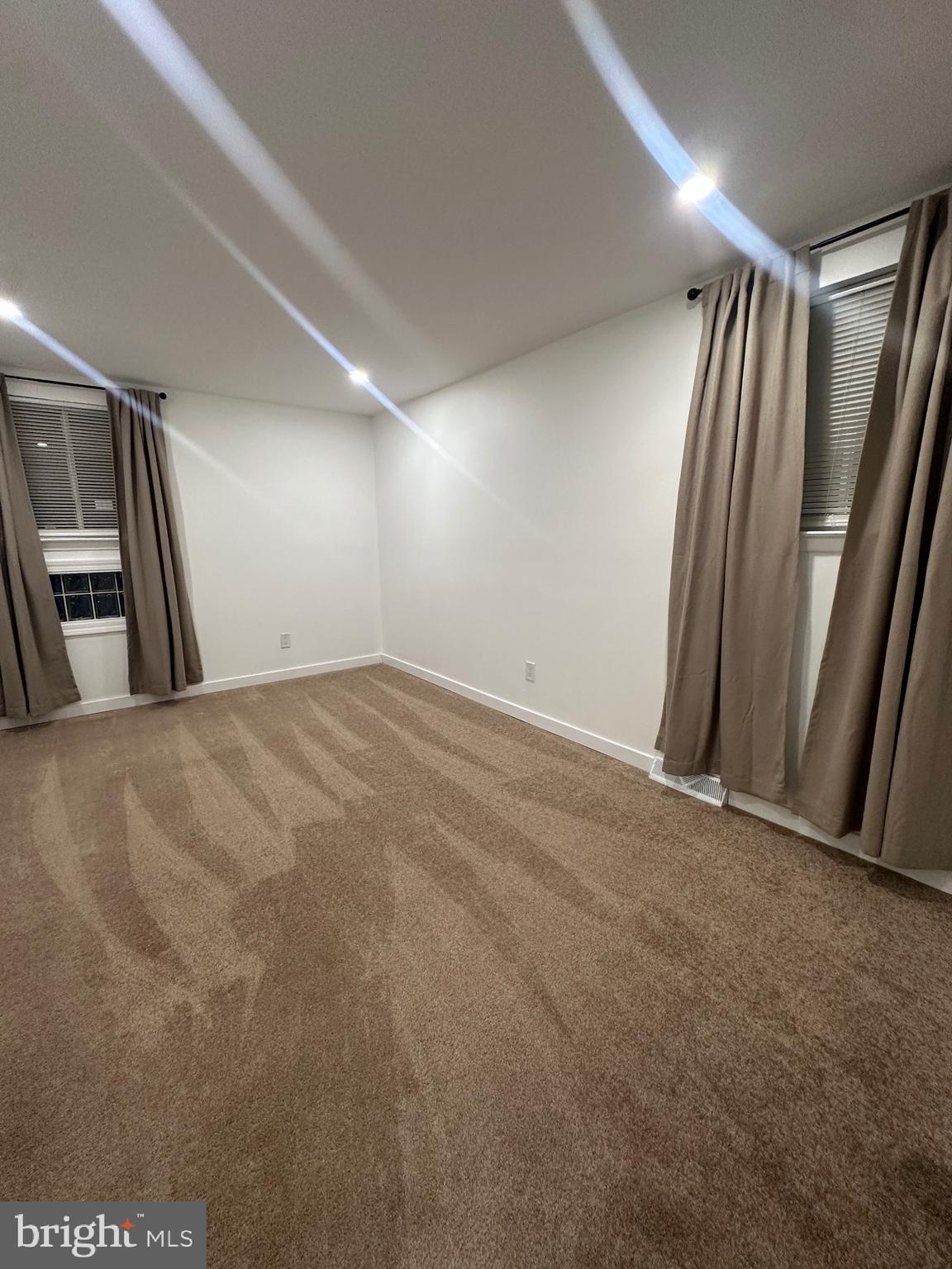 ACADEMY GARDENS - Residential Income