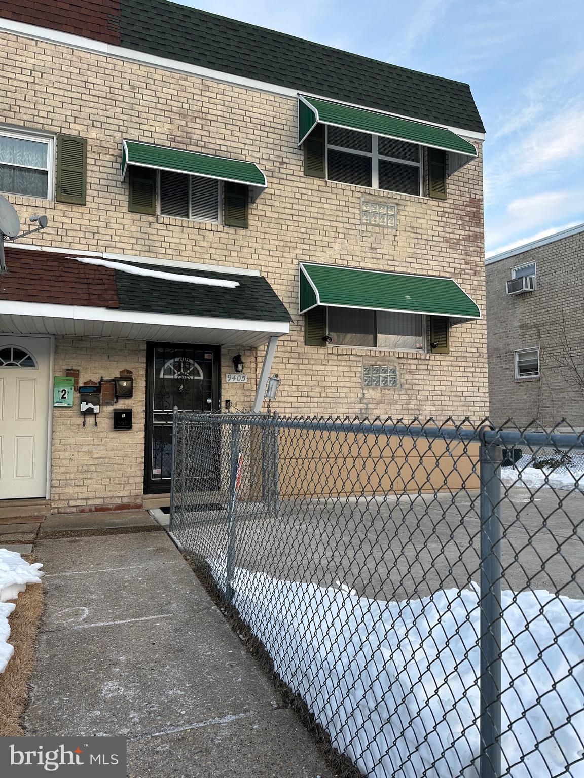 ACADEMY GARDENS - Residential Income