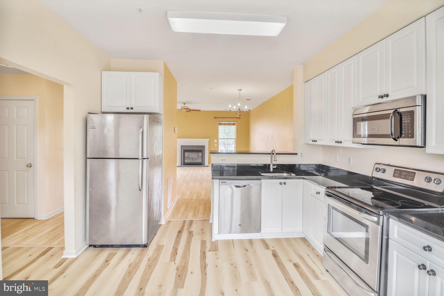 1146 WICKFORD COURT