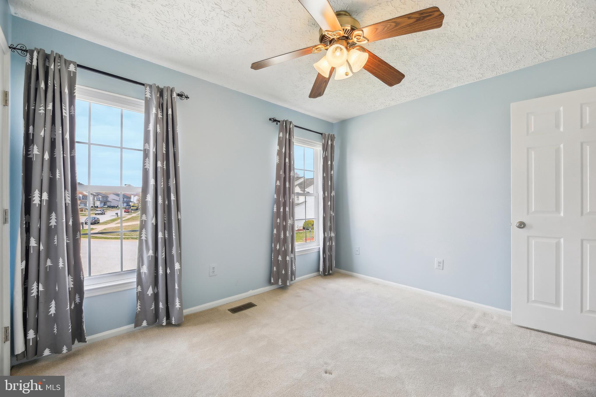 SOUTH HAMPTON - Residential