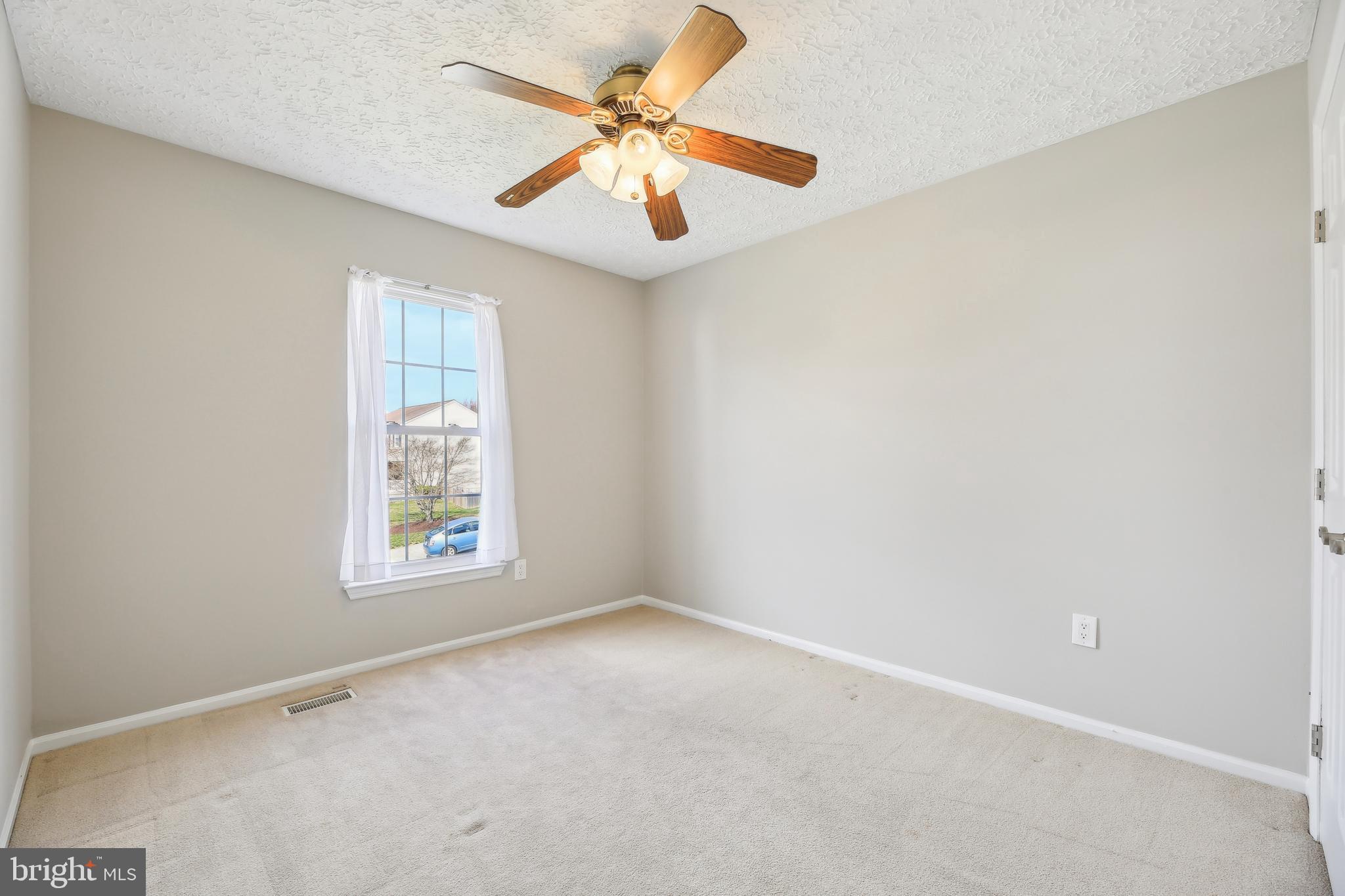 SOUTH HAMPTON - Residential