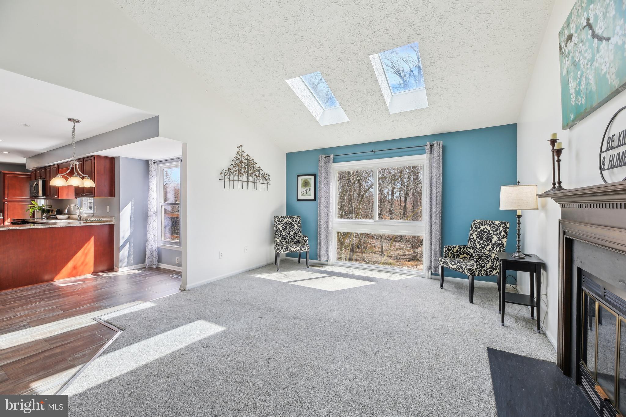 SOUTH HAMPTON - Residential