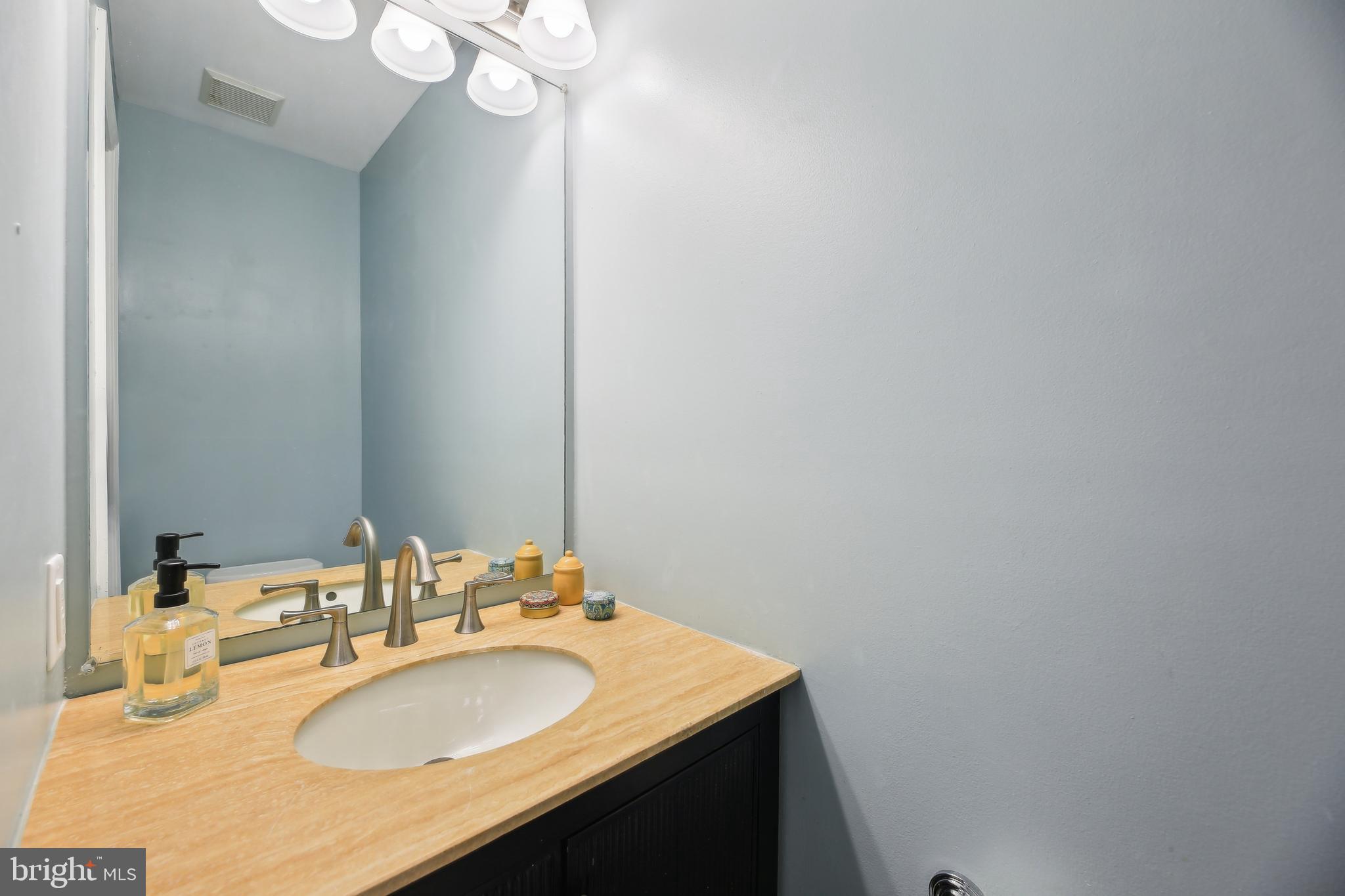 SOUTH HAMPTON - Residential