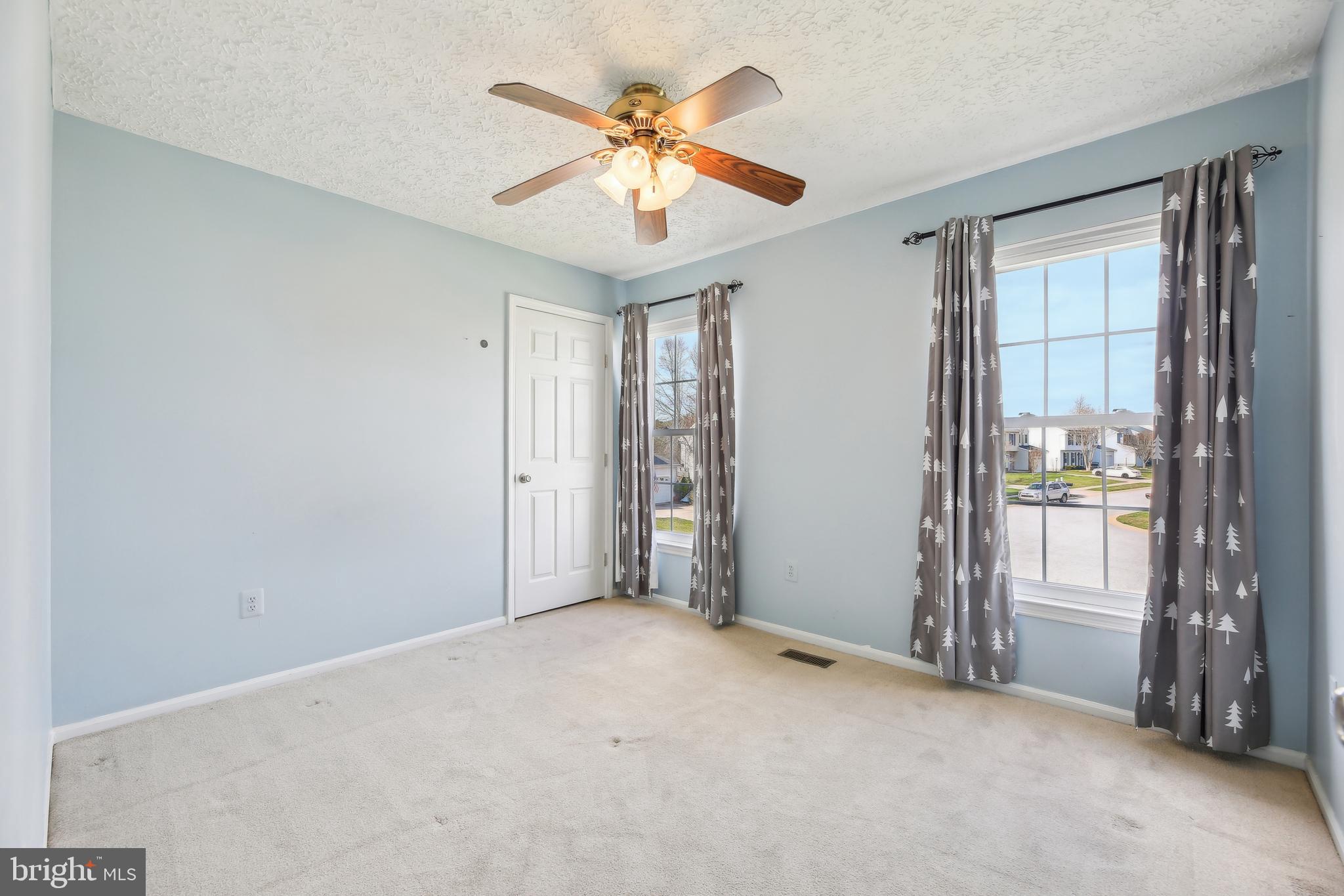 SOUTH HAMPTON - Residential