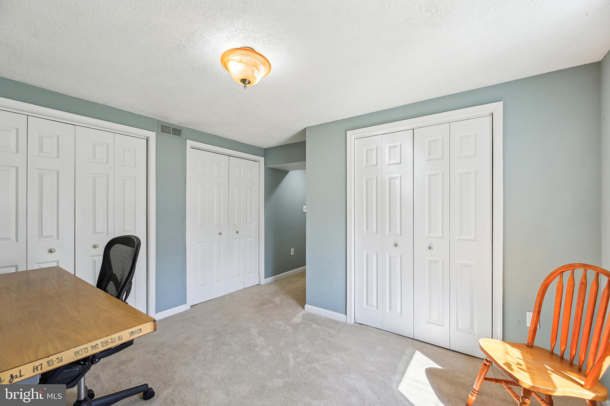 SOUTH HAMPTON - Residential