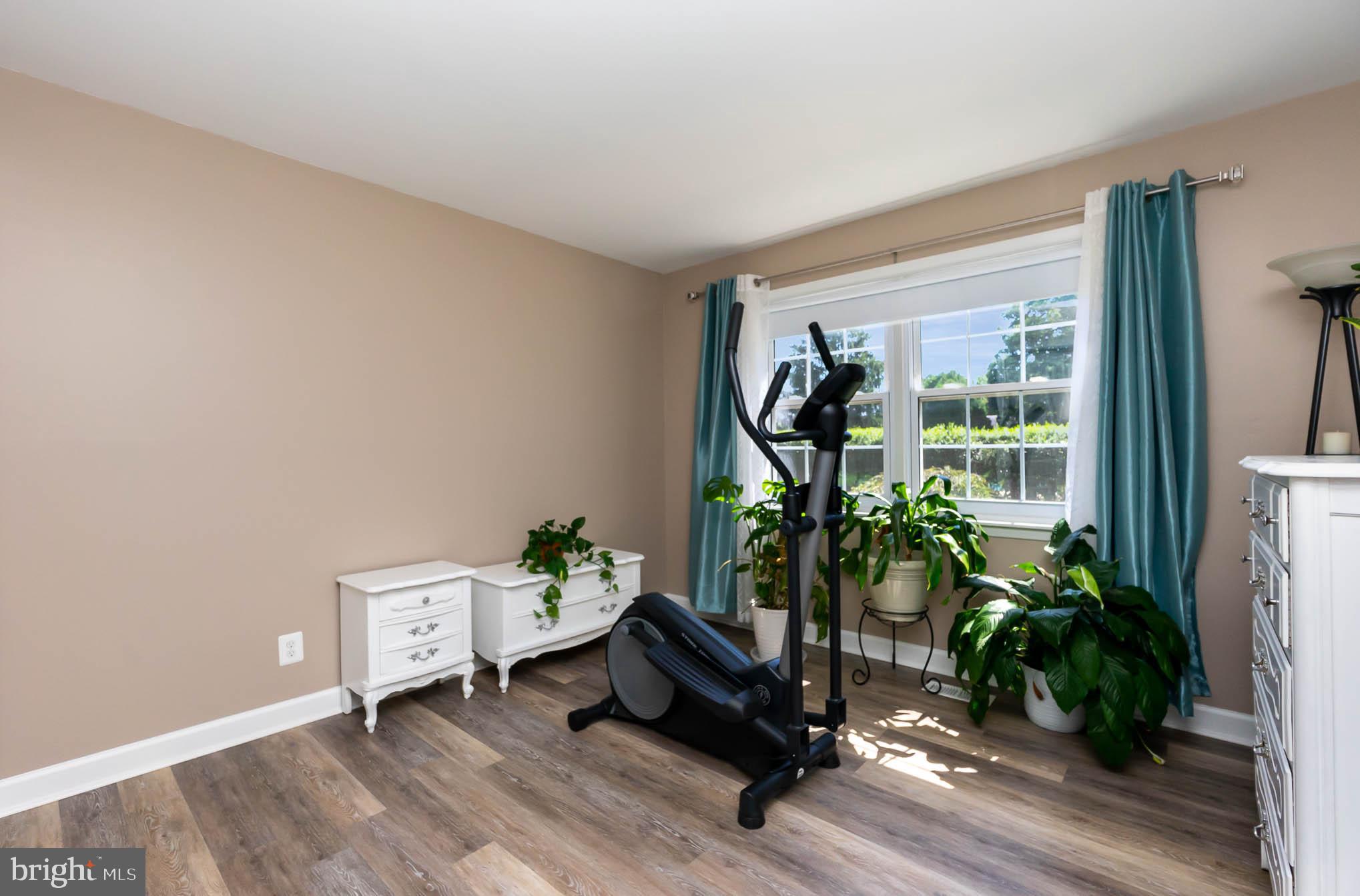 HICKORY HILLS - Residential