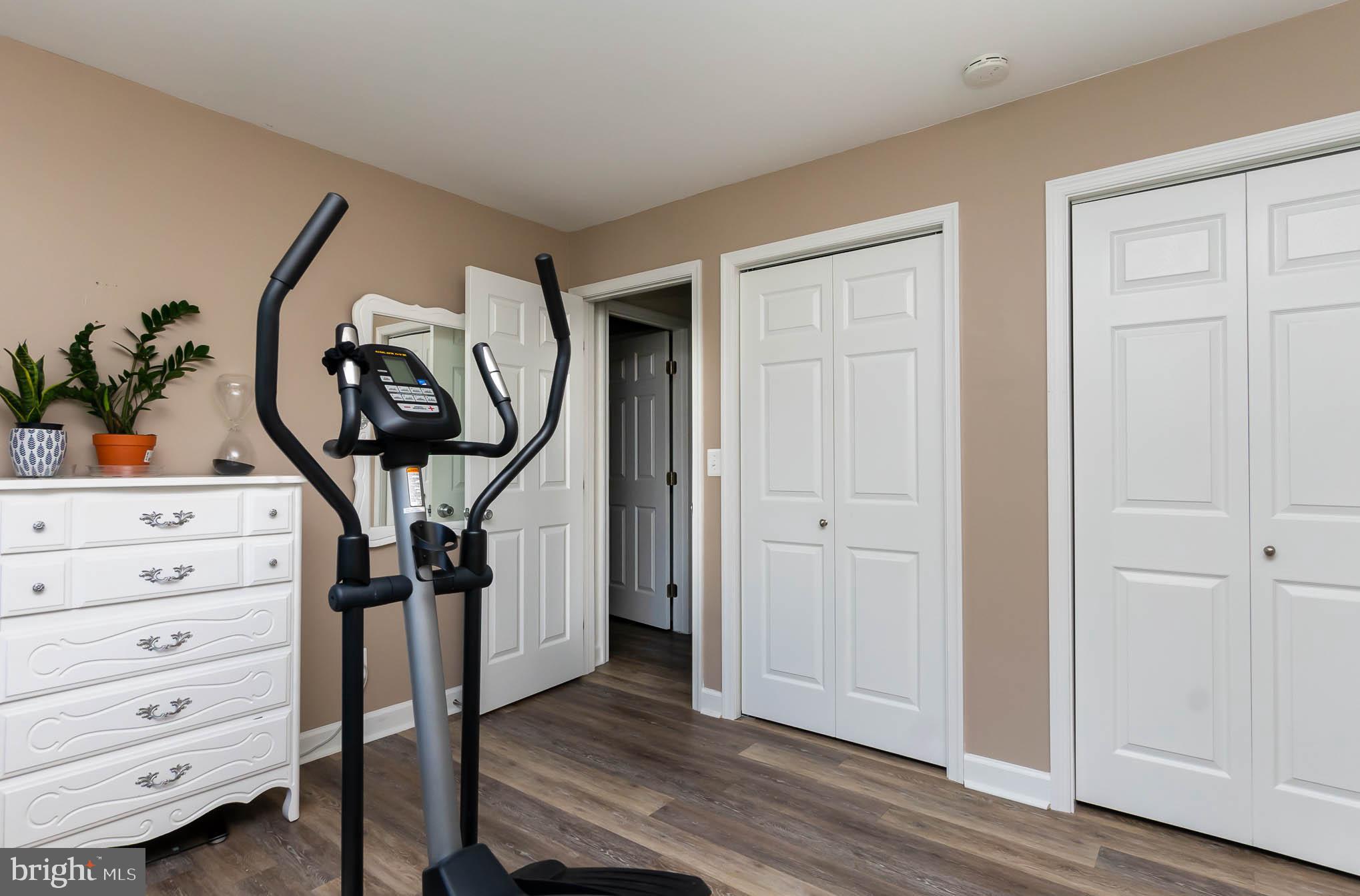 HICKORY HILLS - Residential