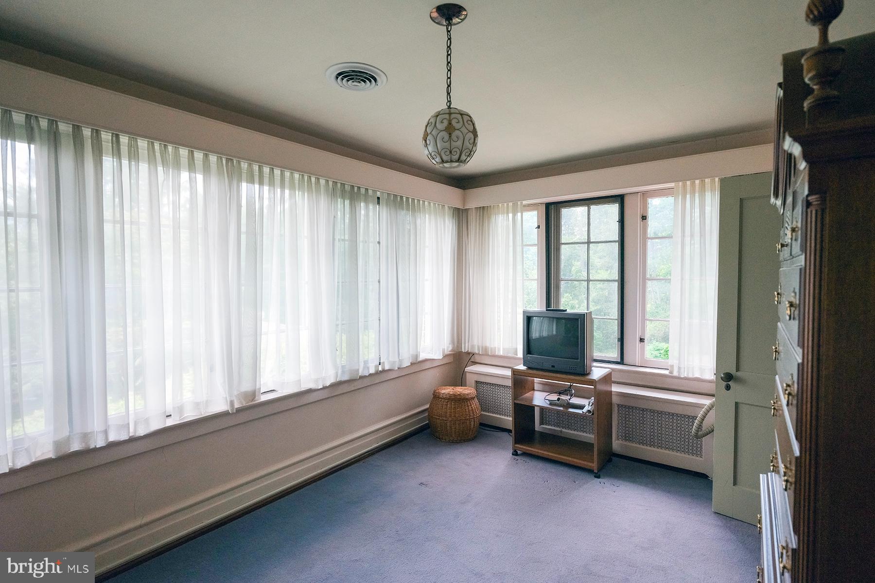 NORTH END - Residential