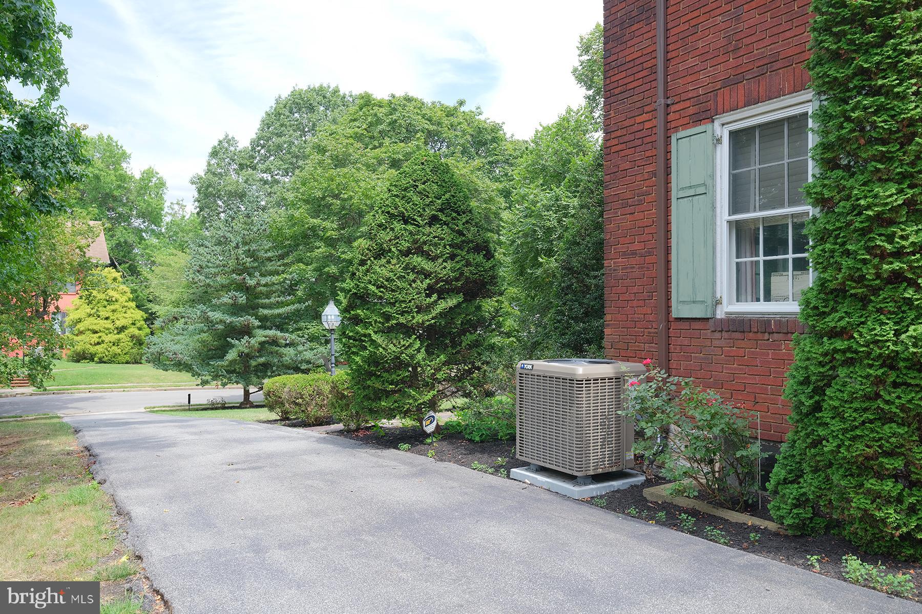 NORTH END - Residential