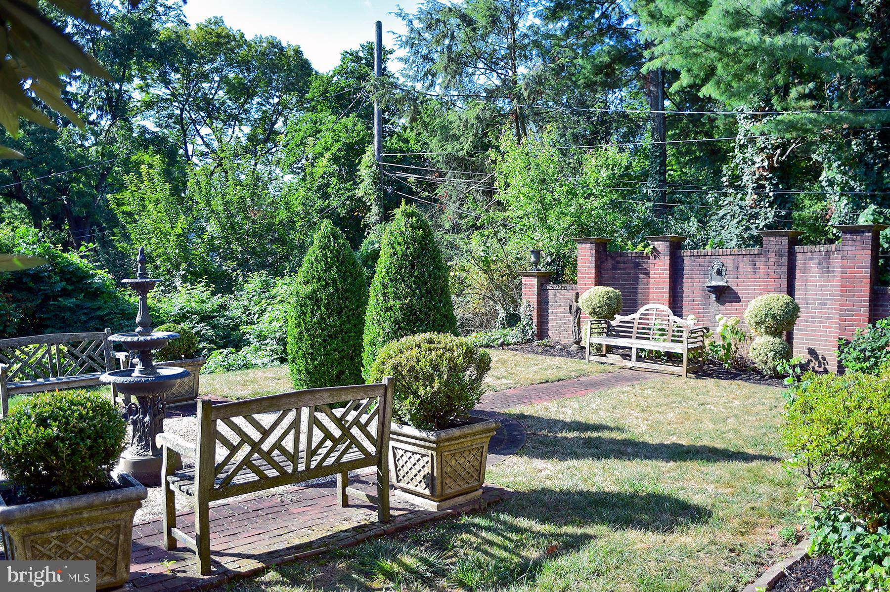 NORTH END - Residential