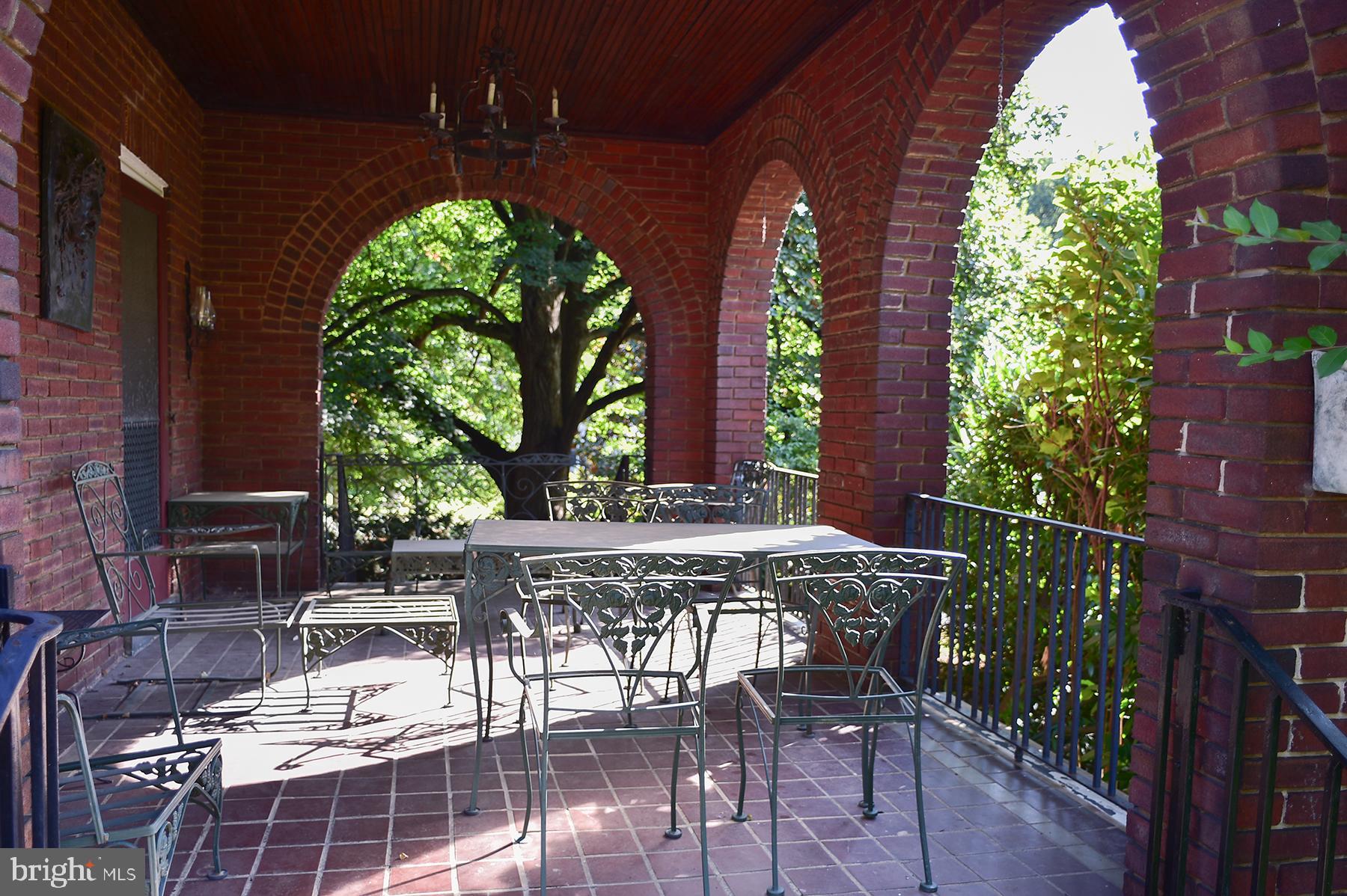 NORTH END - Residential