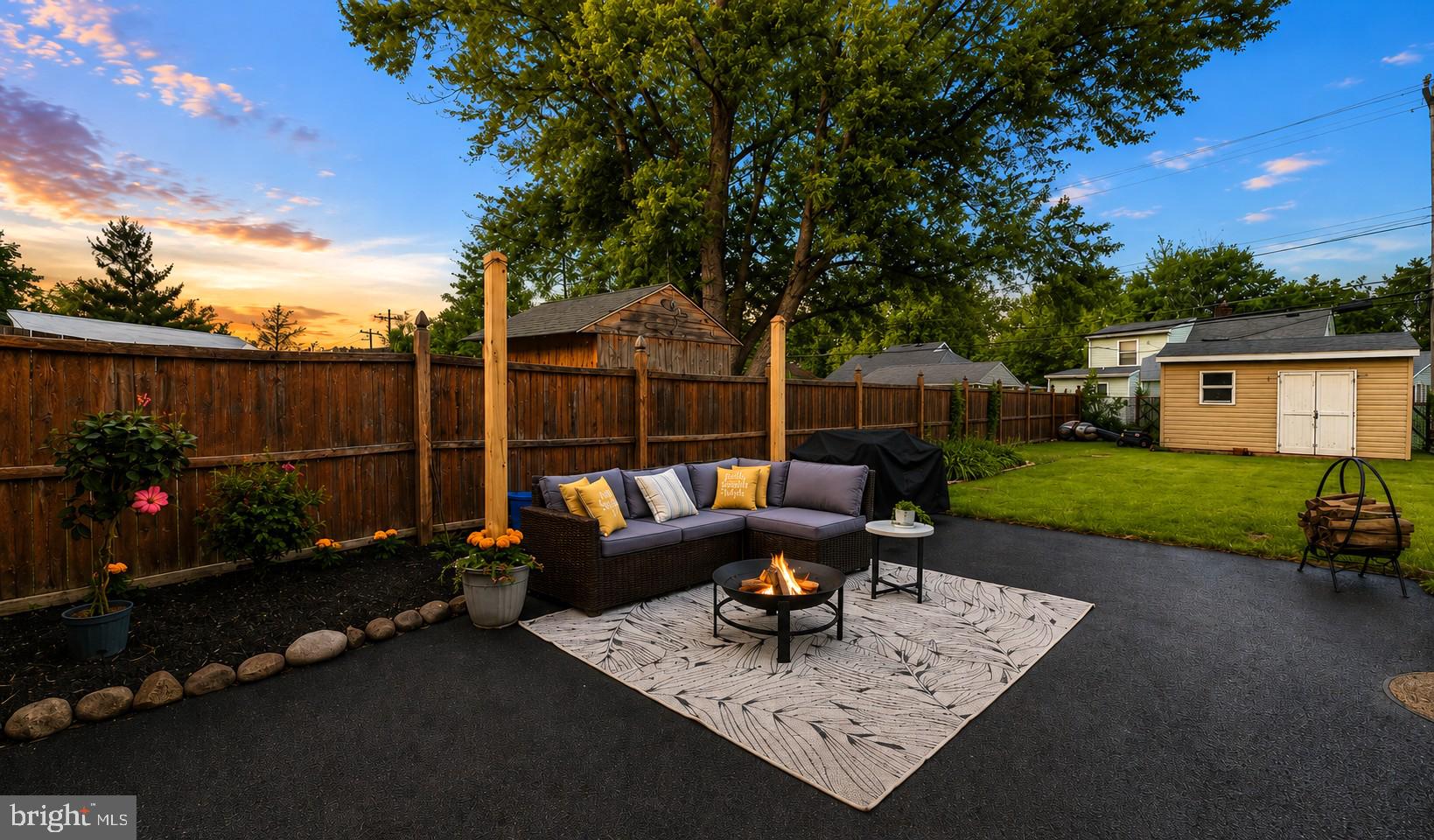 12 HICKORY LANE