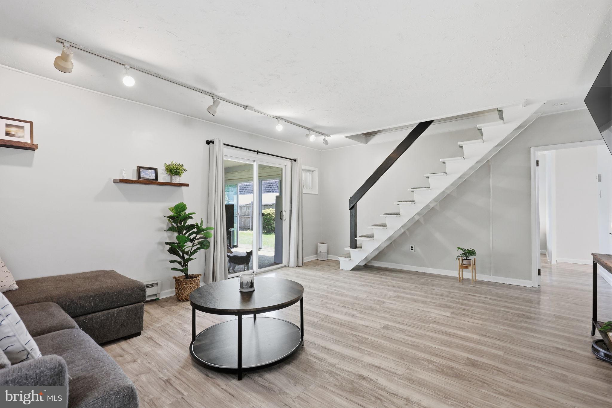 12 HICKORY LANE