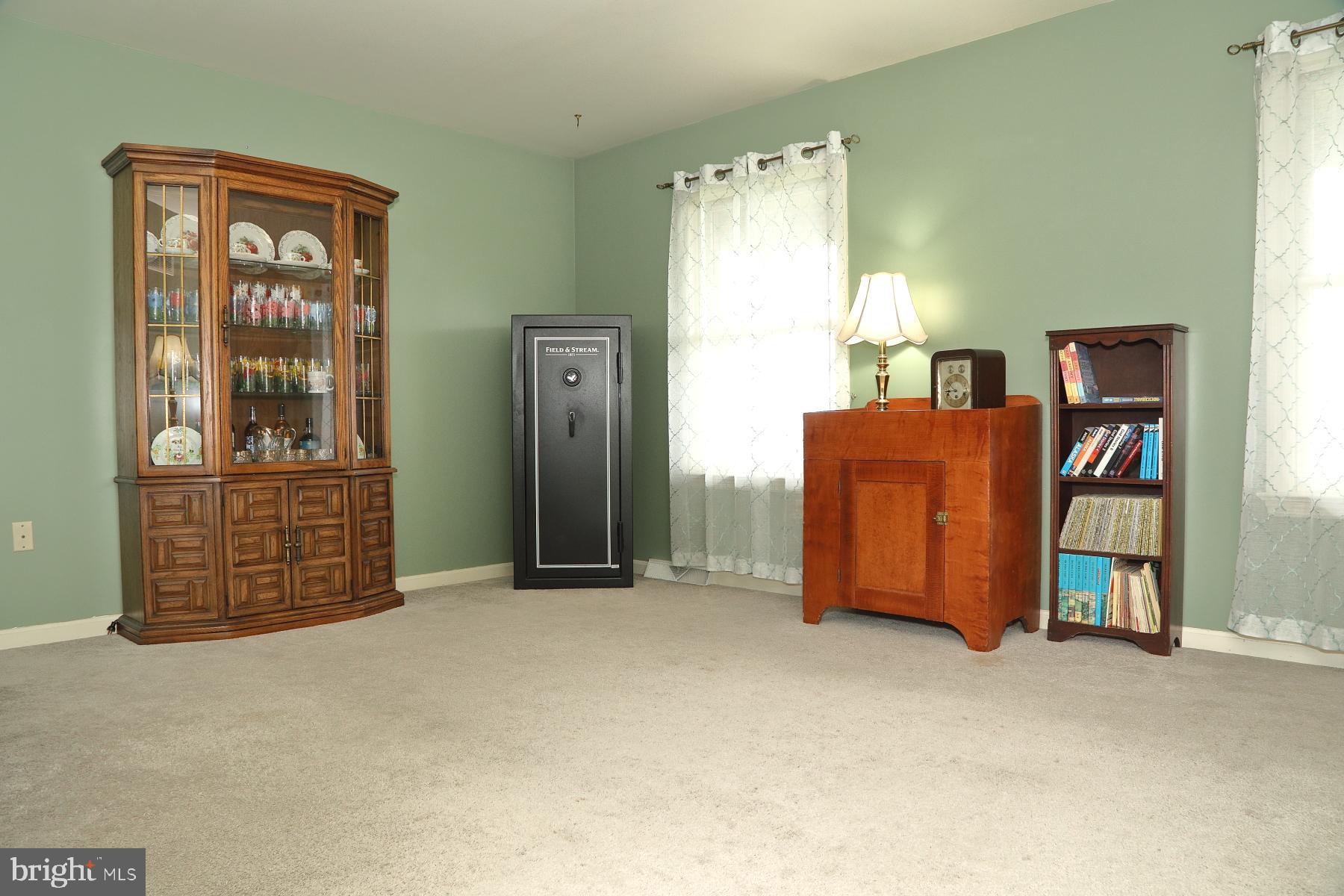 1282 EDGEWOOD DRIVE