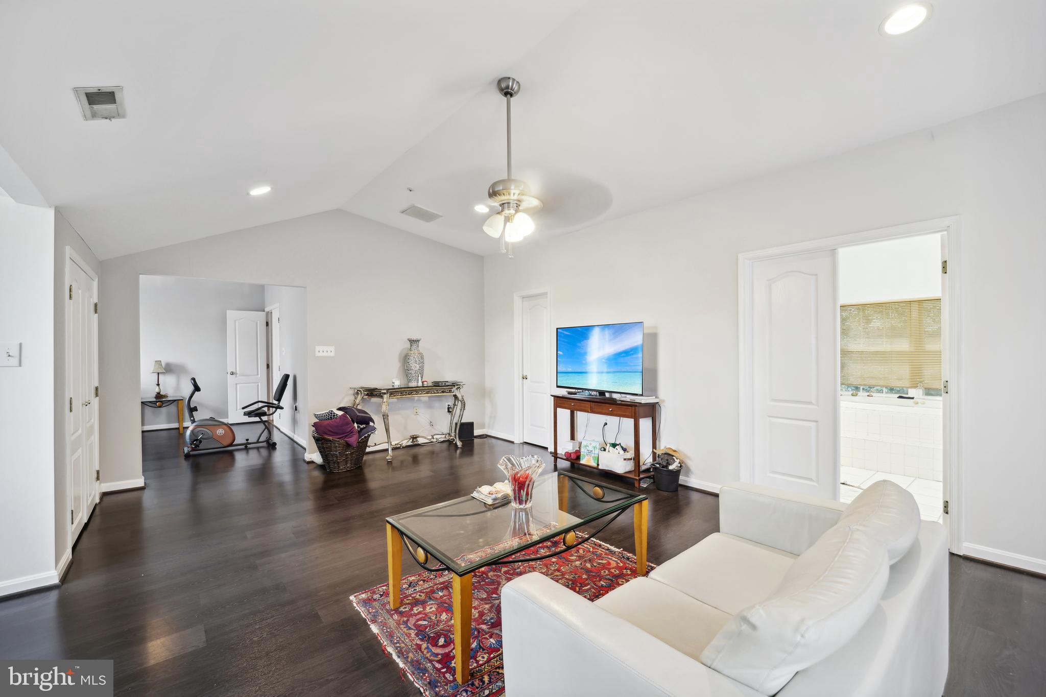 HUNTERS GLEN - Residential