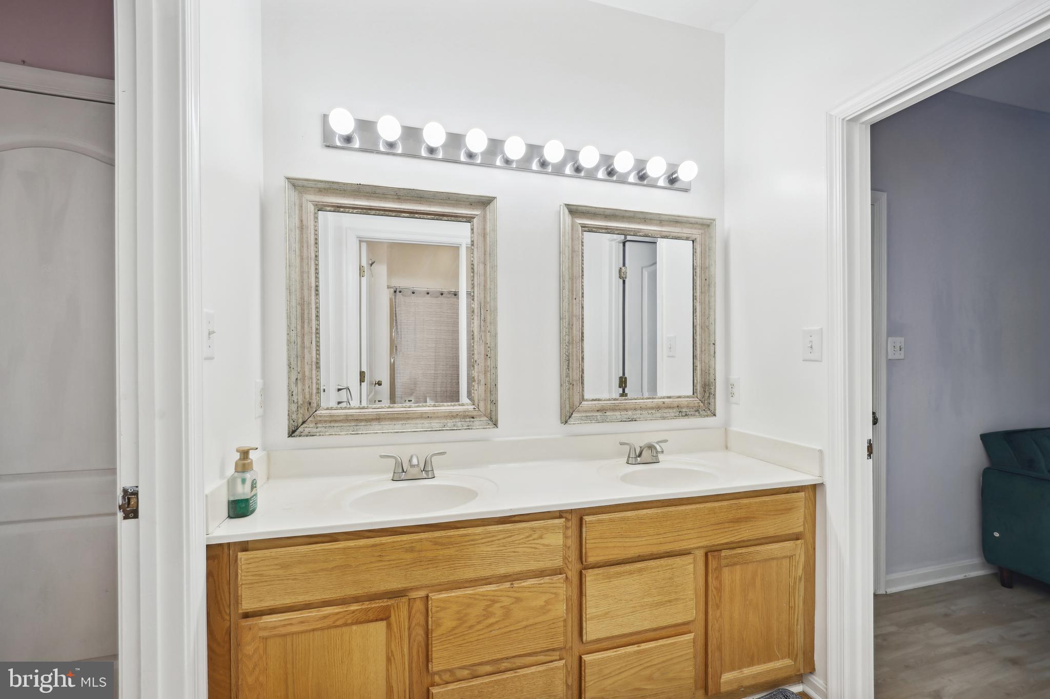 HUNTERS GLEN - Residential