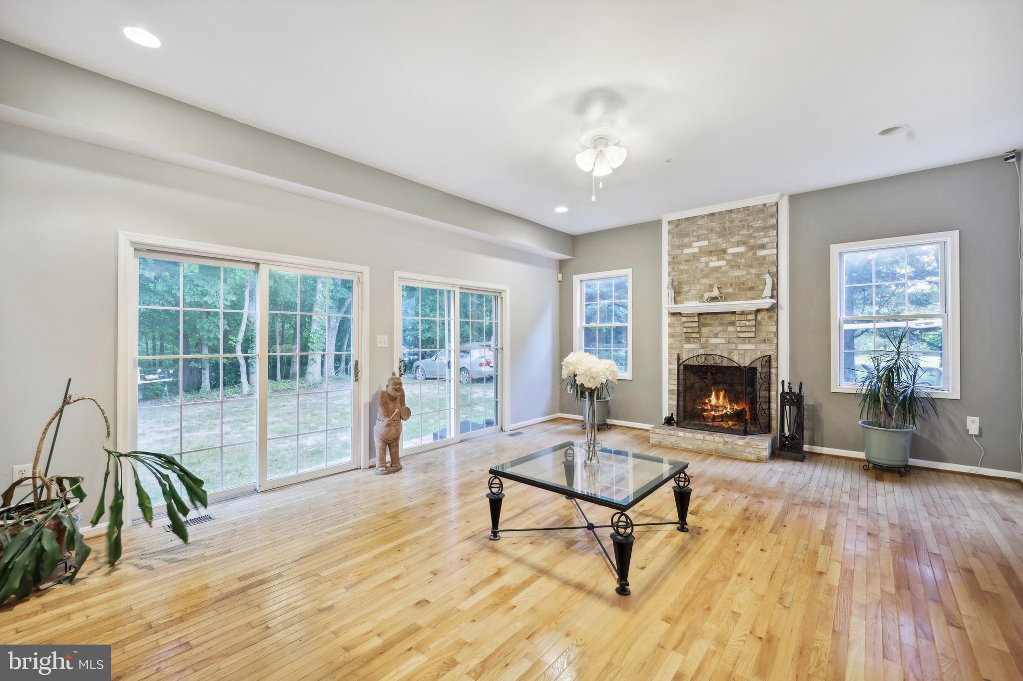 HUNTERS GLEN - Residential