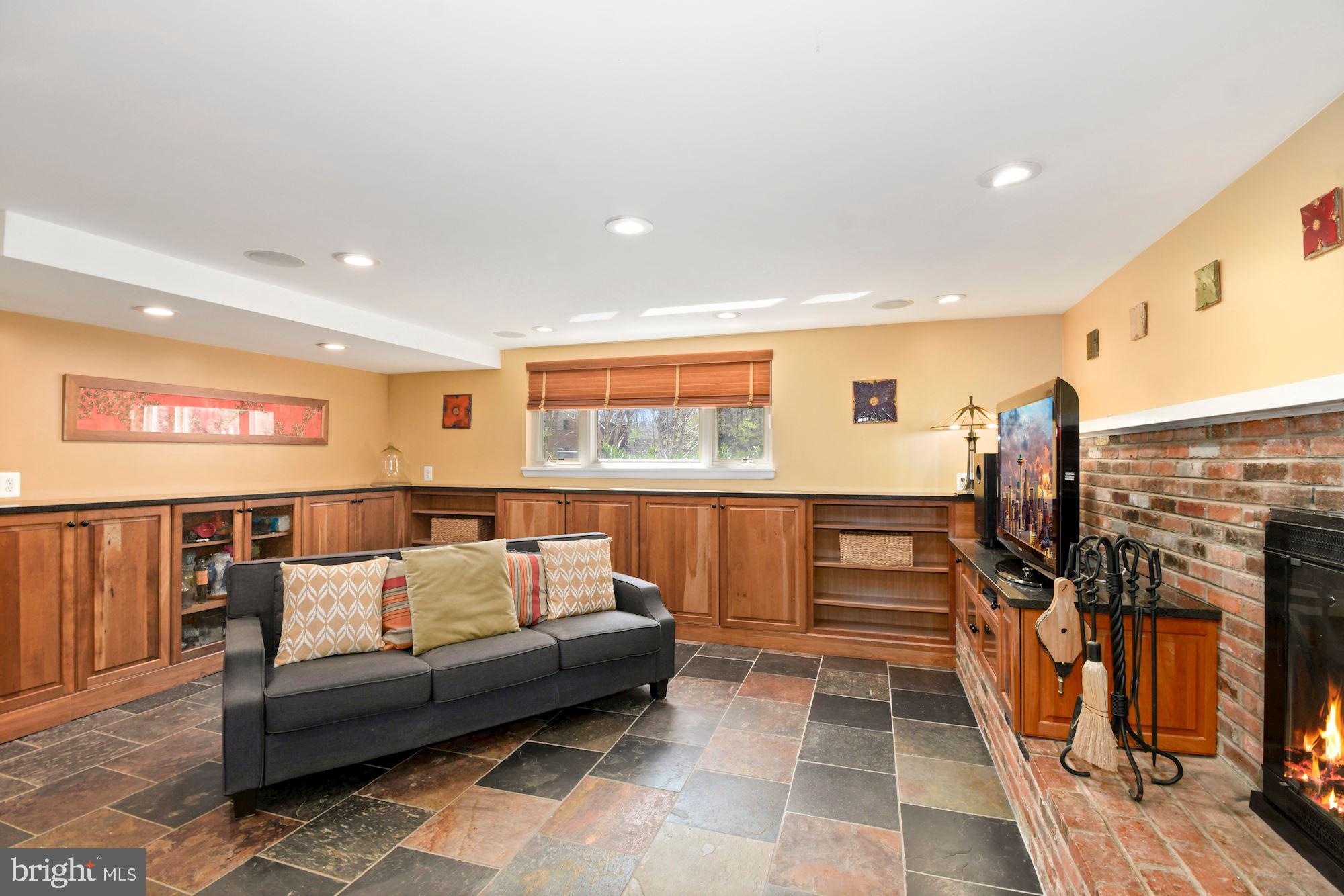 SULGRAVE MANOR - Residential