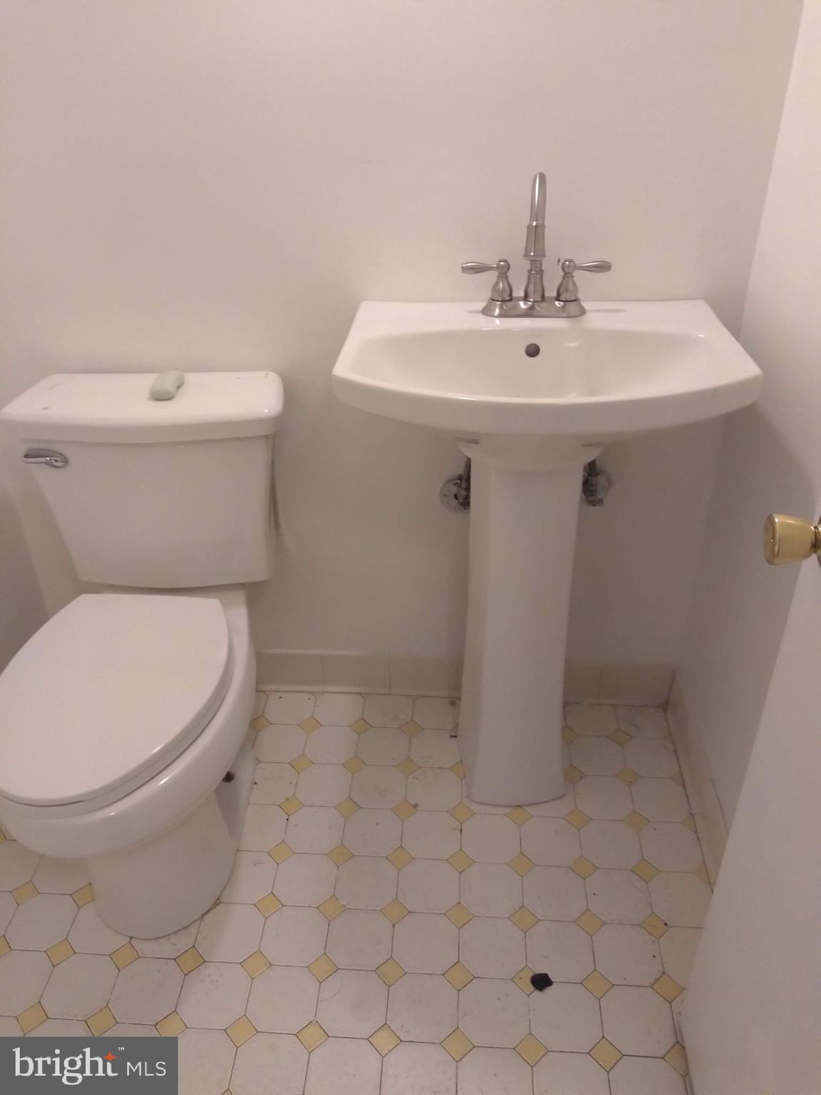 CHARLESTOWNE VILLAGE - Residential