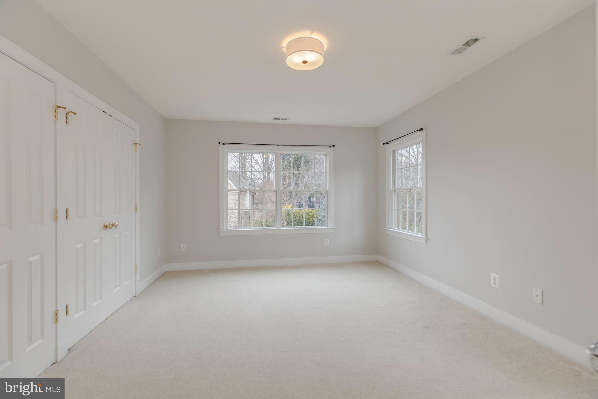 WOODMONT - Residential