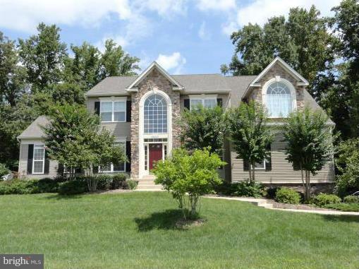 Over 3 acres on the St. Marys River. This 6 bedroom 4 bath home has plenty of room for everyone. Large Gourmet Kitchen with Separate Dining Room. Home Theater Room,3 Car garage, Spacious Deck, Basement Rec Room, Two Geo thermal heating/cooling systems with 8 separate zones. 16 Zone lawn sprinkler system. No HOA. Enjoy pristine views of the St. Marys River on the 150ft pier.