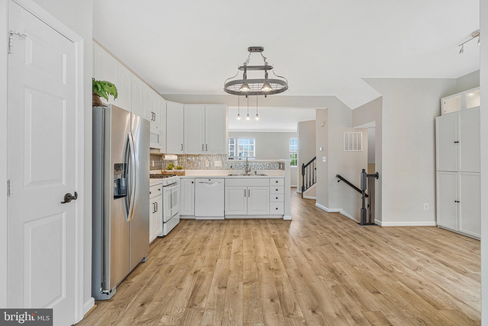 WELLESLEY - Residential