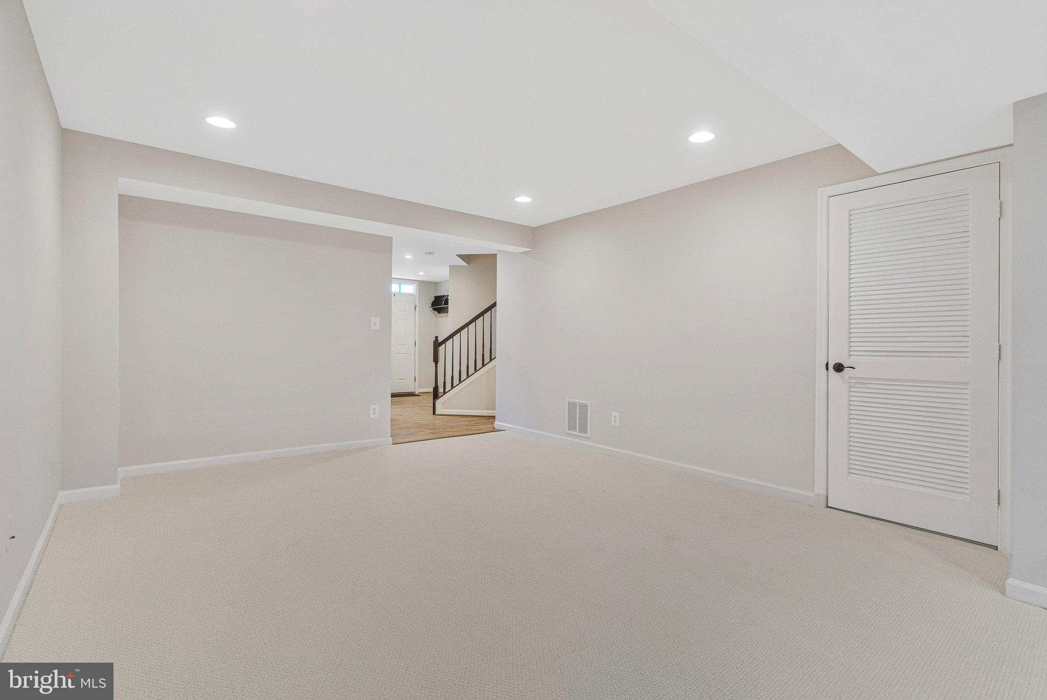 WELLESLEY - Residential