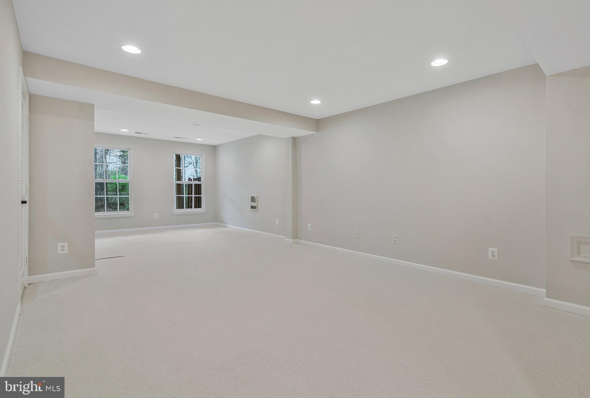 WELLESLEY - Residential