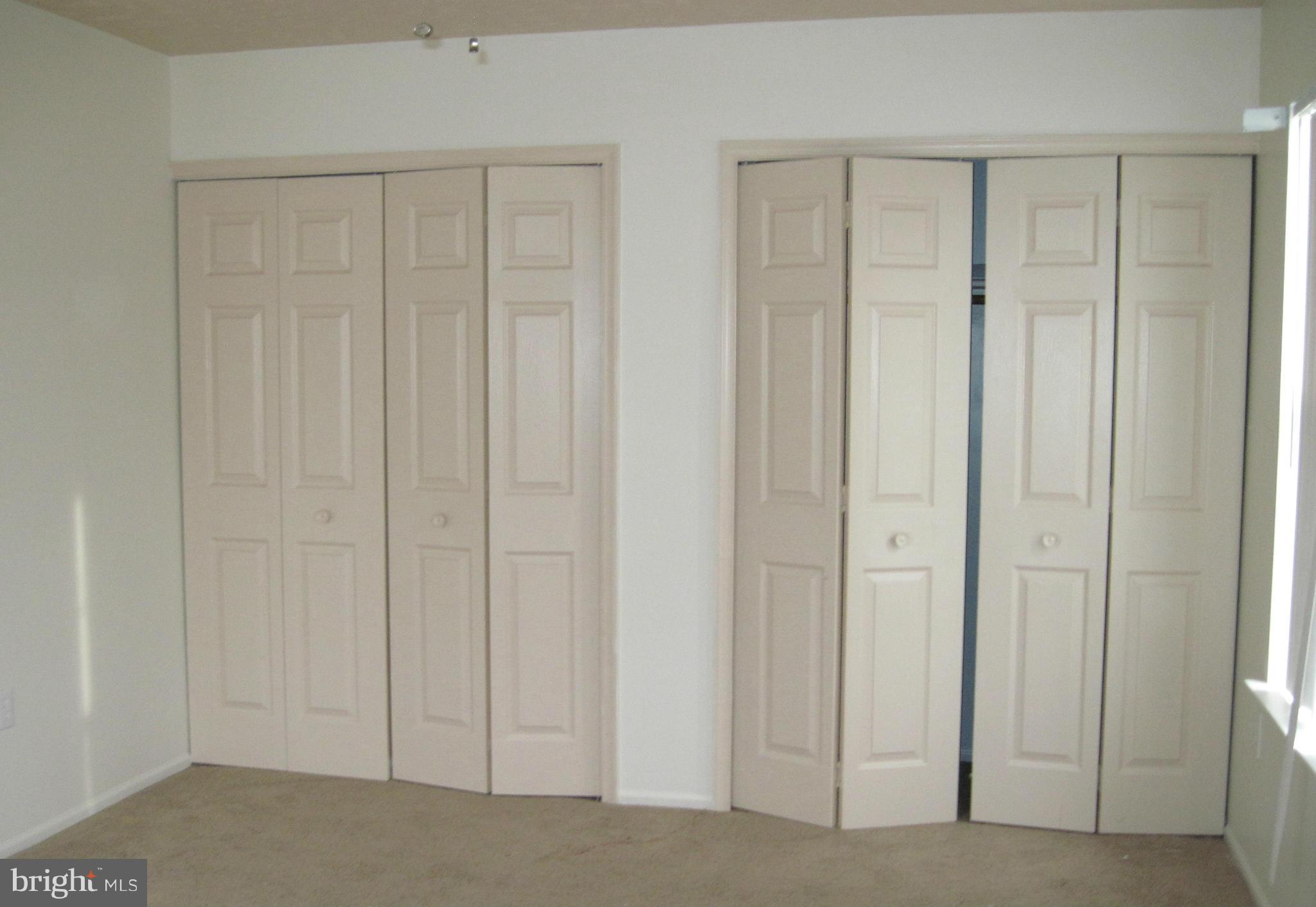 WESTBURY - Residential