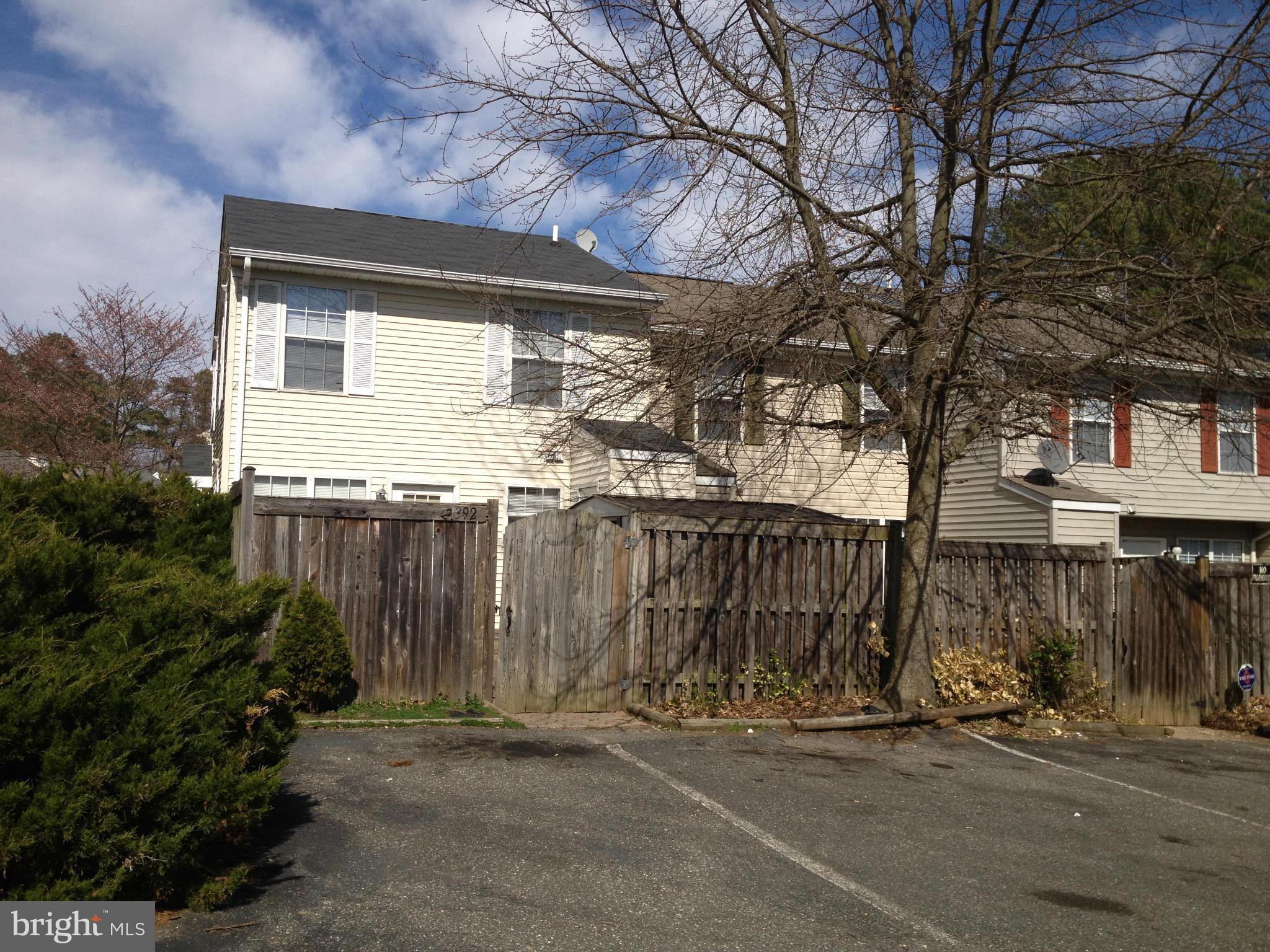 WESTBURY - Residential