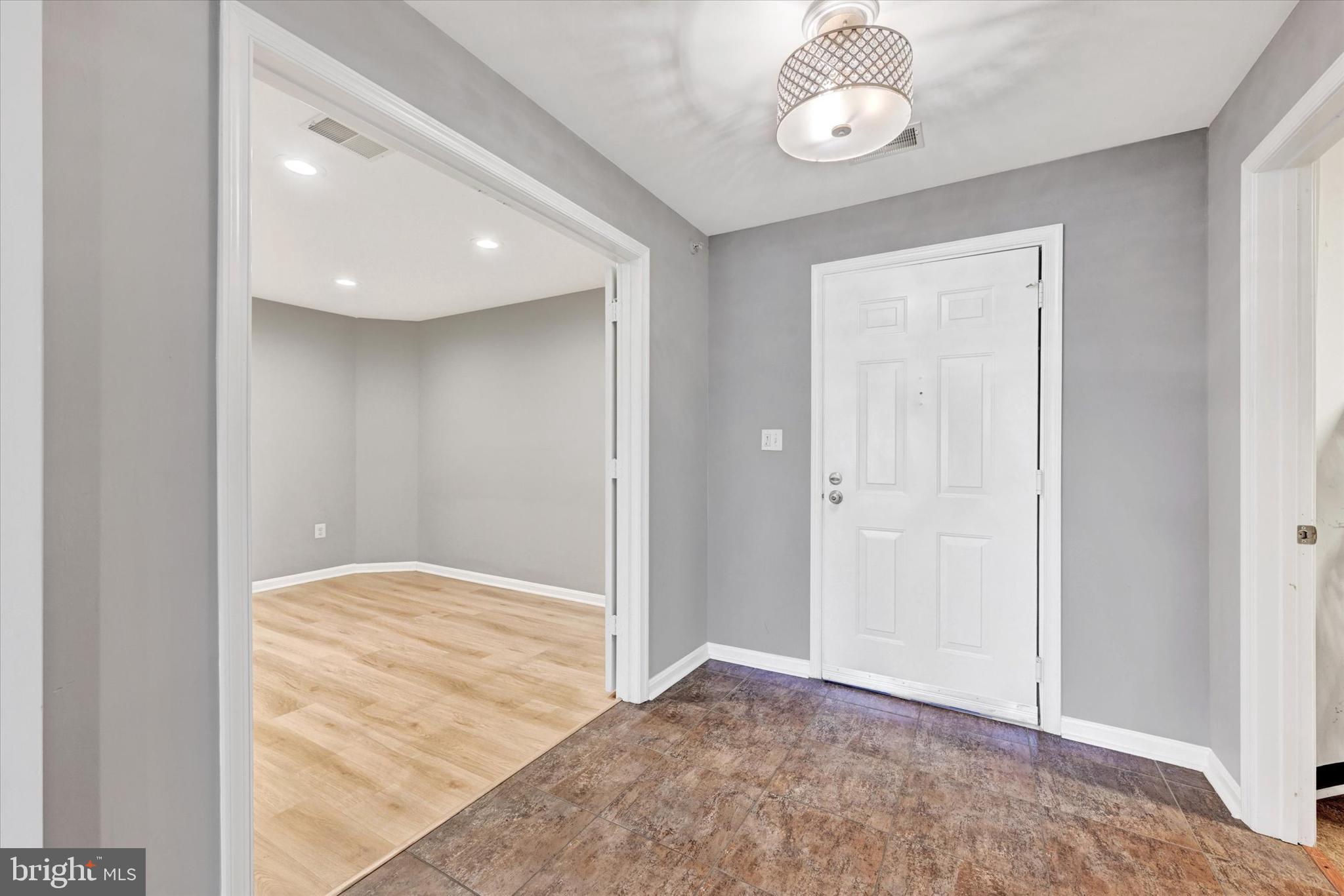 4500 CHAUCER WAY 403