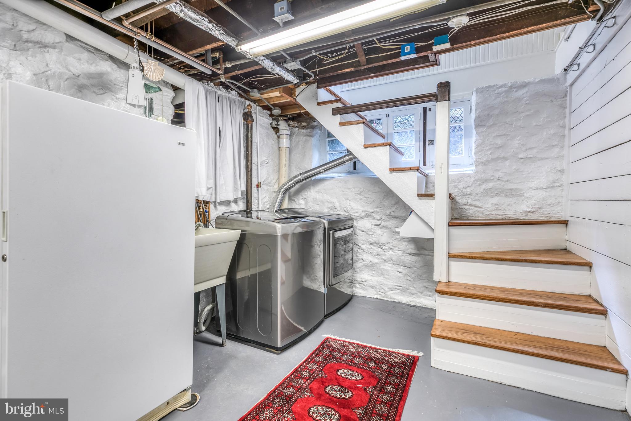 ROLAND PARK - Residential