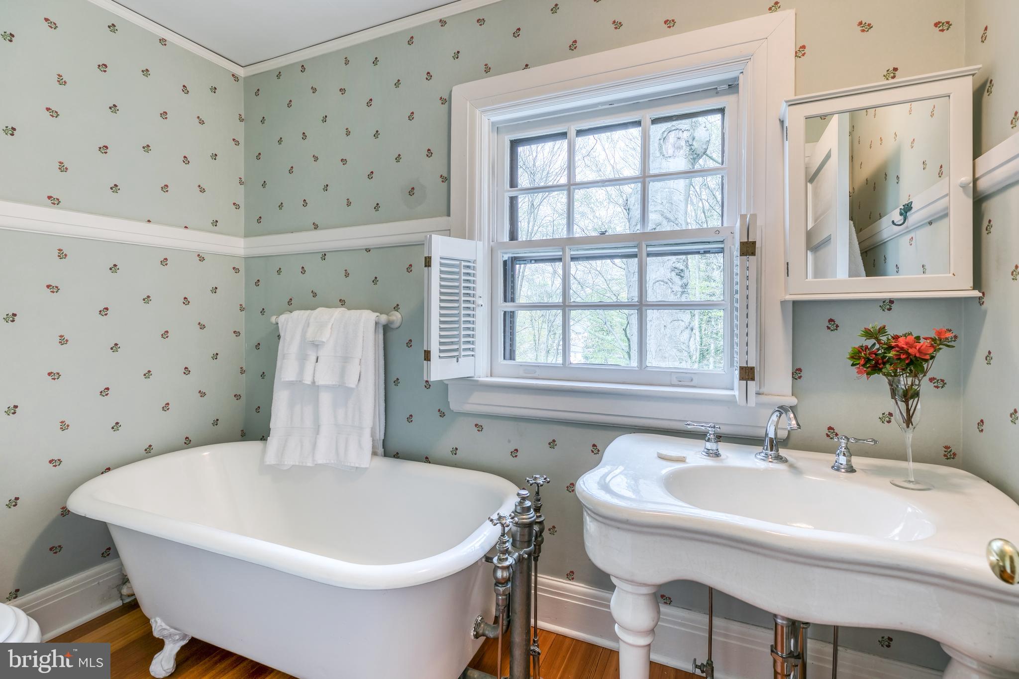 ROLAND PARK - Residential