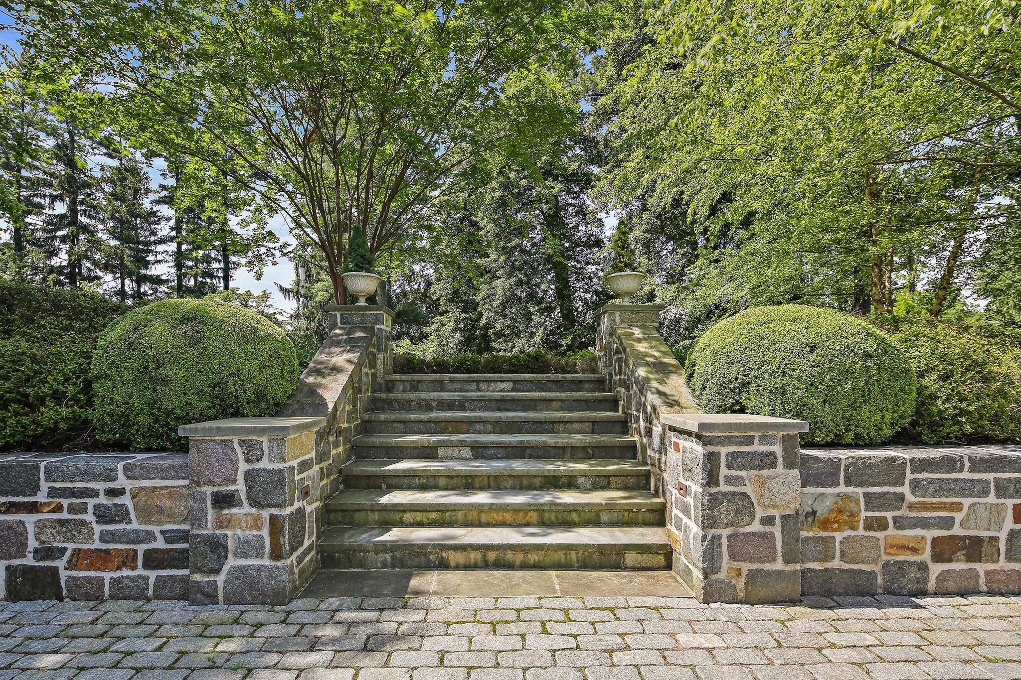 900 ARMY ROAD