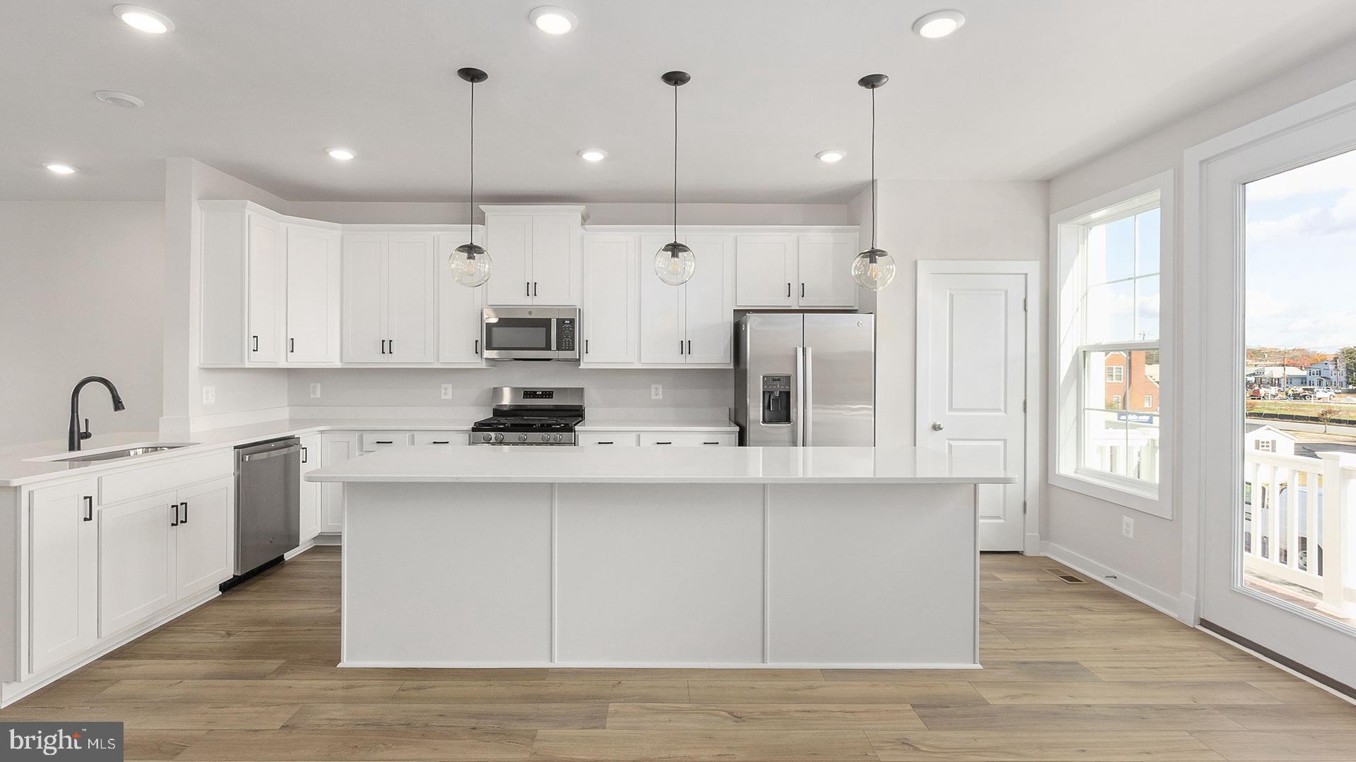 MARY'S LANDING - Residential