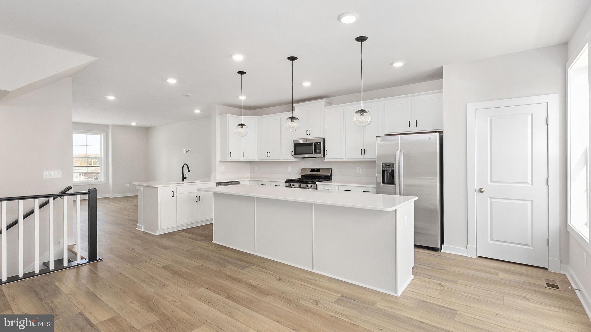 MARY'S LANDING - Residential