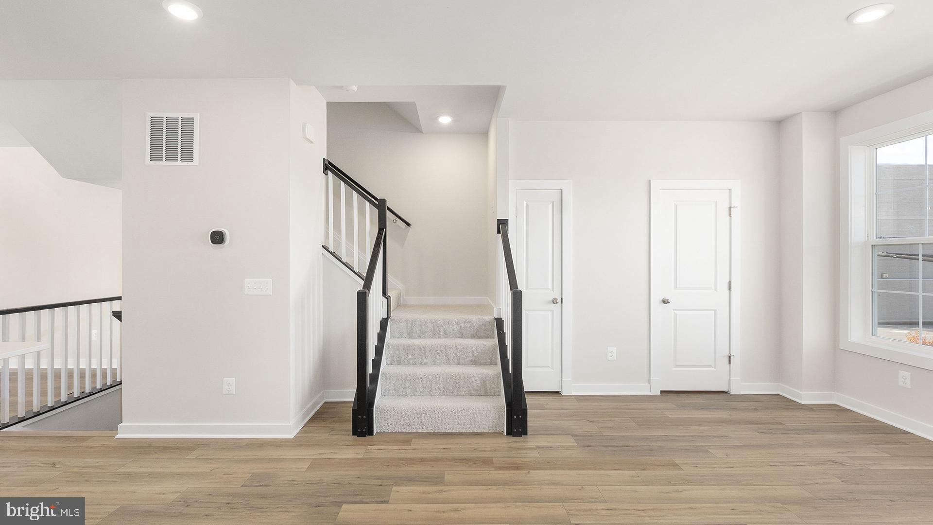 MARY'S LANDING - Residential