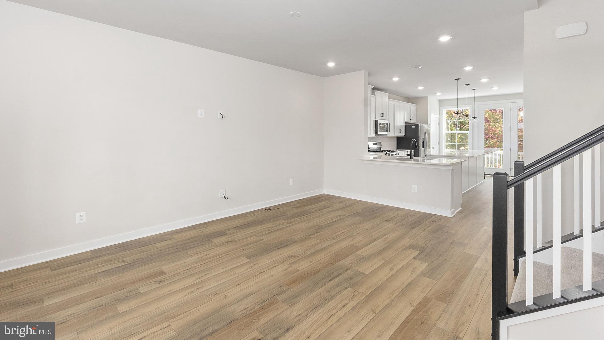 MARY'S LANDING - Residential