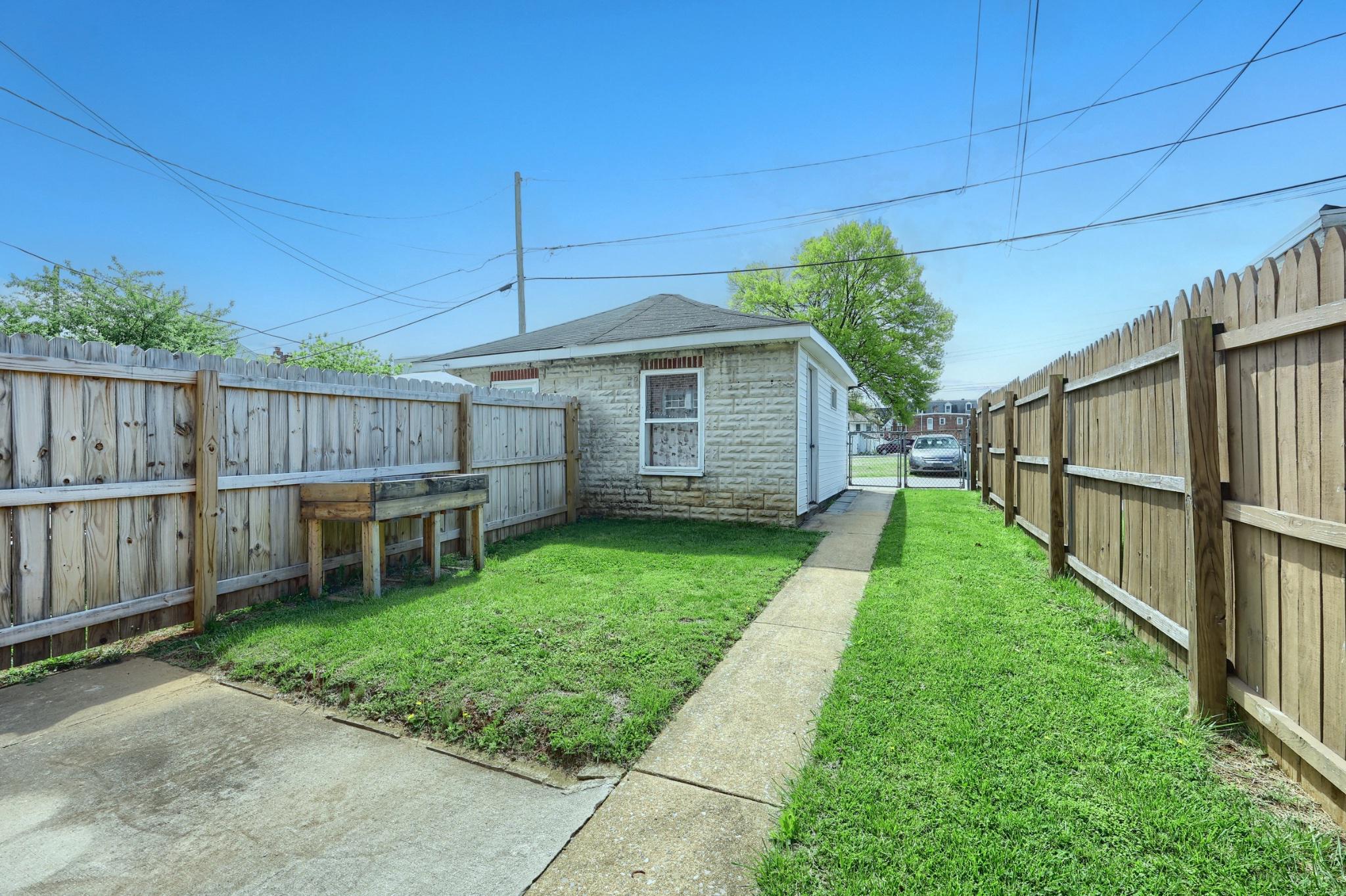 1616 W PHILADELPHIA STREET